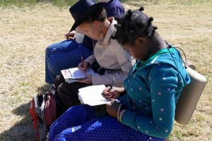 Students practice their field journaling skills. (Photo: Jennie Duberstein)