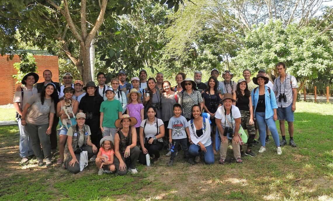 Un equipo local se reúne durante el Conteo Navideño de Aves de San Pancho en 2020 (foto del Observatorio de Aves de San Pancho).